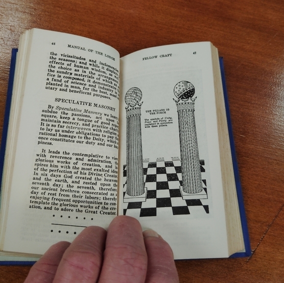 Lightfoot's Manual of the Lodge Texas Masonic Masons Masonry - Picture 2 of 3